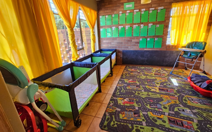 To Let 6 Bedroom Property for Rent in Potchefstroom North North West